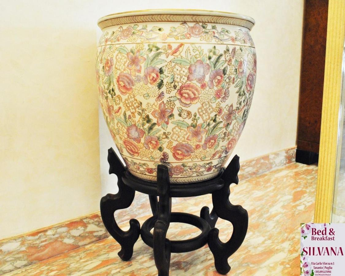 Bed And Breakfast Silvana ตารันโต ภายนอก รูปภาพ